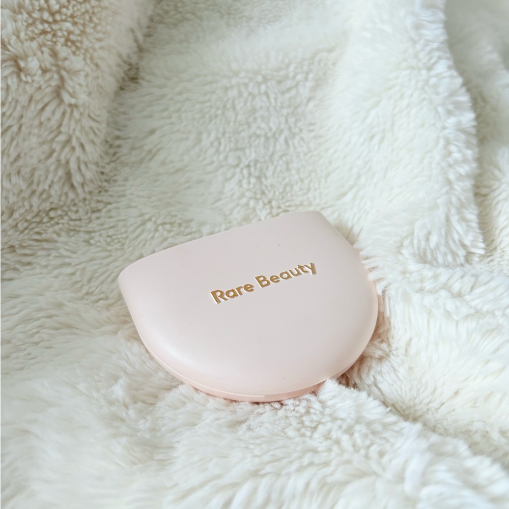 Rare Beauty Pressed powder Compact